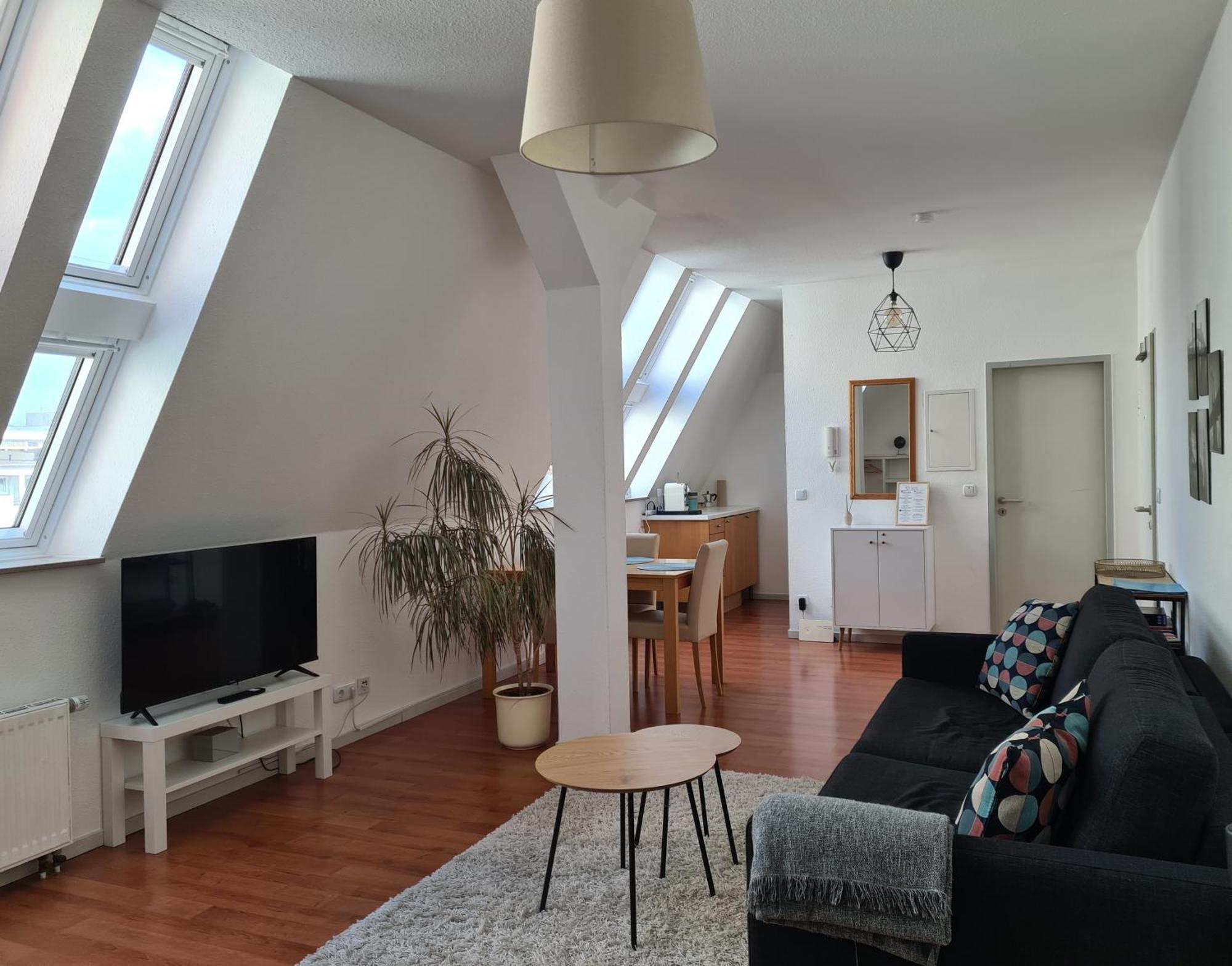 Zentrales Dachgeschoss-apartment Apartment Bielefeld